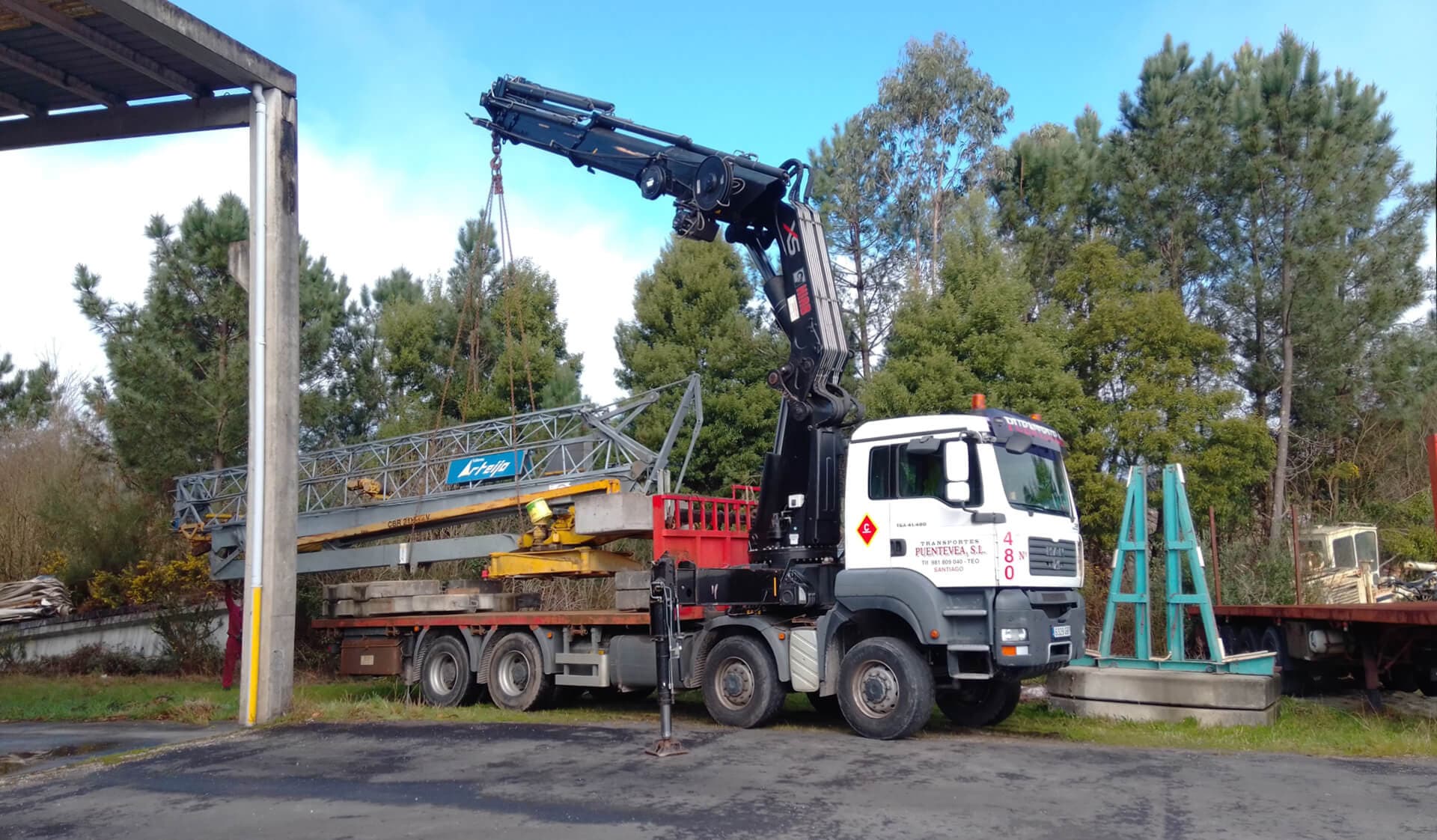 Transportes con camión grúa en Galicia